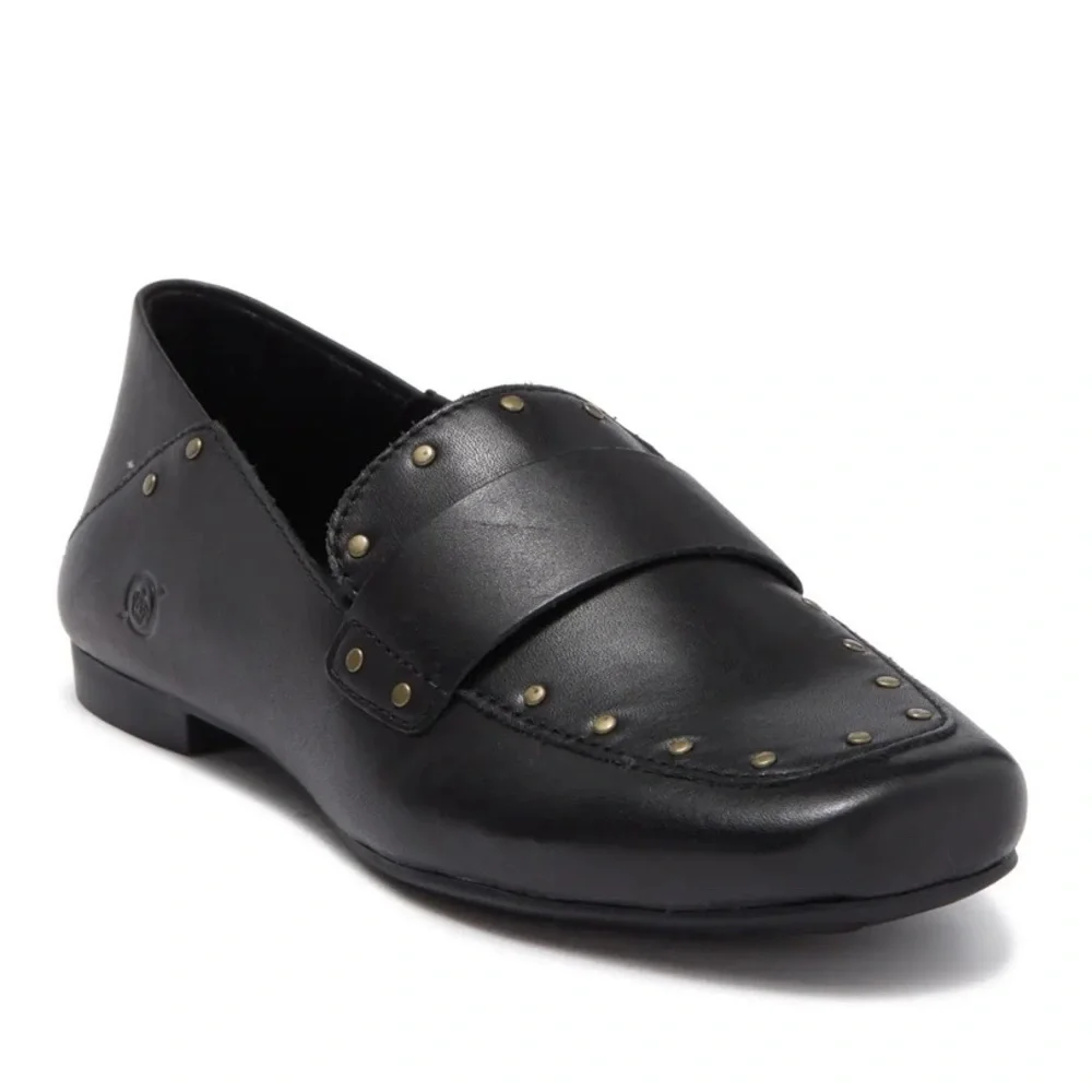 NIB Born Ballo Studded Leather Loafer
